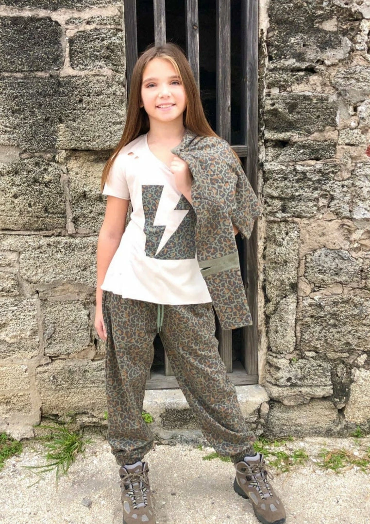 Promo โ๏ธ Paper Flower ๐ง Girls Leopard Sweatshirt ๐ 4 Paper Flower Girls Leopard Sweatshirt