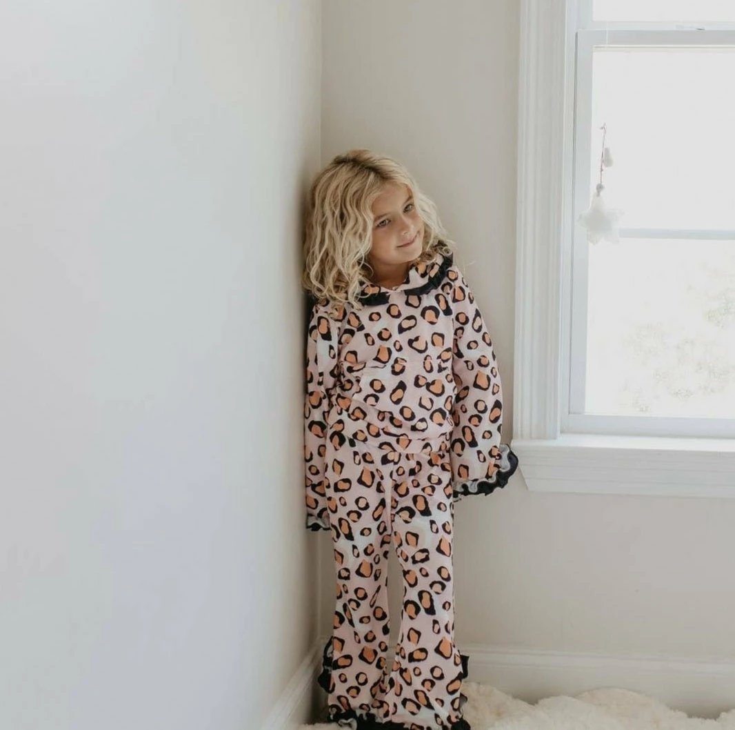 Coupon ๐ Itty Bitty Kid's Boutique ๐ง Girls Pink Leopard Hooded Set ๐งจ 3 Itty Bitty Kid's Boutique Girls Pink Leopard Hooded Set