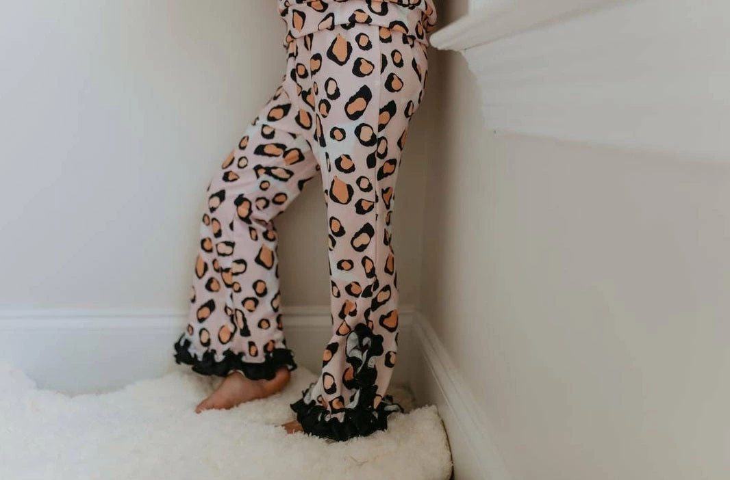 Coupon ๐ Itty Bitty Kid's Boutique ๐ง Girls Pink Leopard Hooded Set ๐งจ 4 Itty Bitty Kid's Boutique Girls Pink Leopard Hooded Set