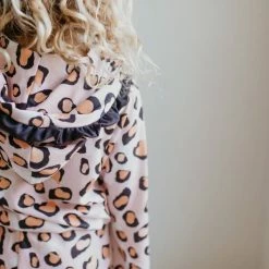 Coupon ๐ Itty Bitty Kid's Boutique ๐ง Girls Pink Leopard Hooded Set ๐งจ 7 Itty Bitty Kid's Boutique Girls Pink Leopard Hooded Set