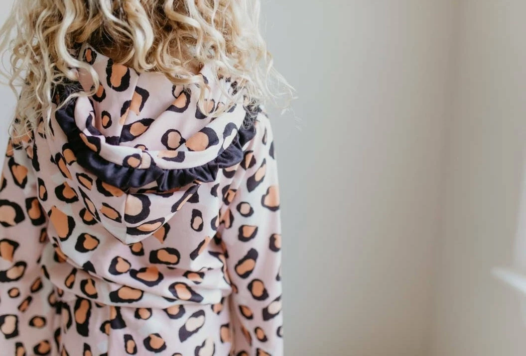 Coupon ๐ Itty Bitty Kid's Boutique ๐ง Girls Pink Leopard Hooded Set ๐งจ 5 Itty Bitty Kid's Boutique Girls Pink Leopard Hooded Set