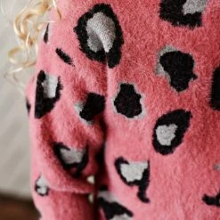 Itty Bitty Kid's Boutique Pink Leopard Fuzzy Sweater Girls